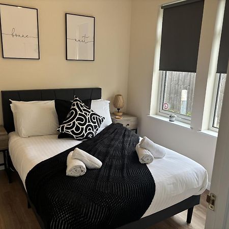 Central - 1 Bed, Cosy Retreat Σουίντον Εξωτερικό φωτογραφία